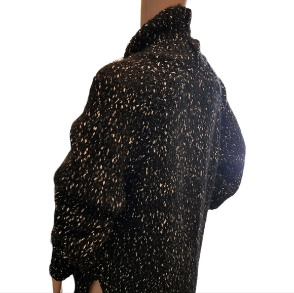 Zara long knit sweater. - Picture 5 of 15